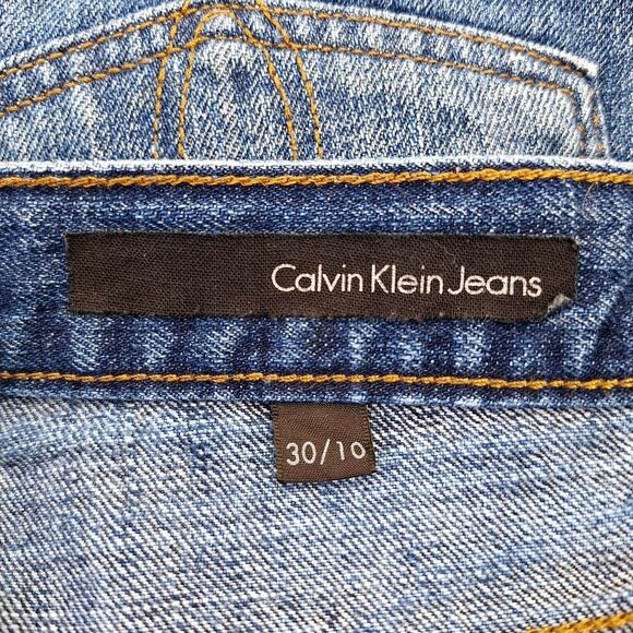 Calvin Klein Cuffed Mid-Rise Blue Denim Jean Shorts Sz 30/10 - Picture 6 of 10
